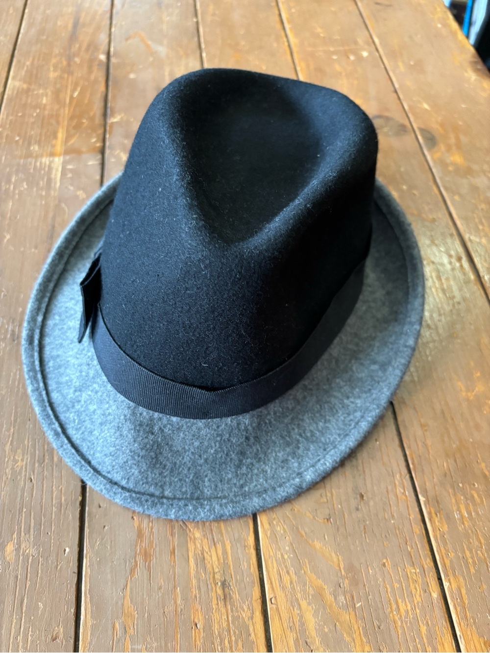 Galliano Sorbatti Two-Tone Wool Fedora Hat in Black and Gray with Bow Trim